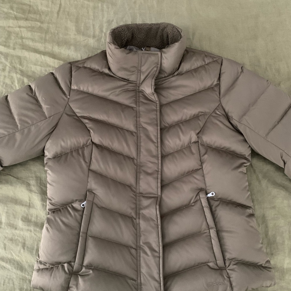 Eddie Bauer Olive Green Puffer Jacket with Chevron Quilting